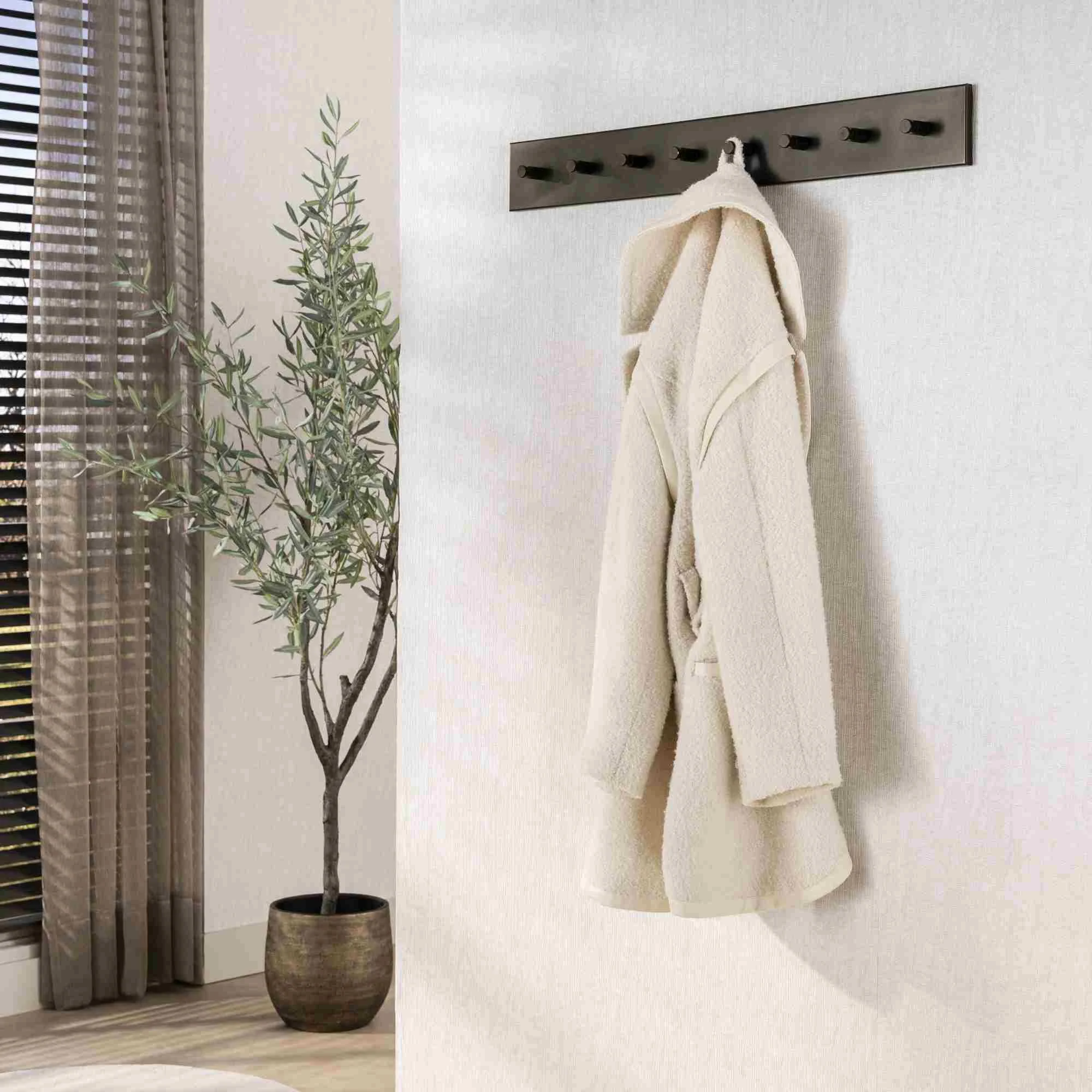 Garderobe Aret aus Metall mit 8 Haken in Bronze-Finish