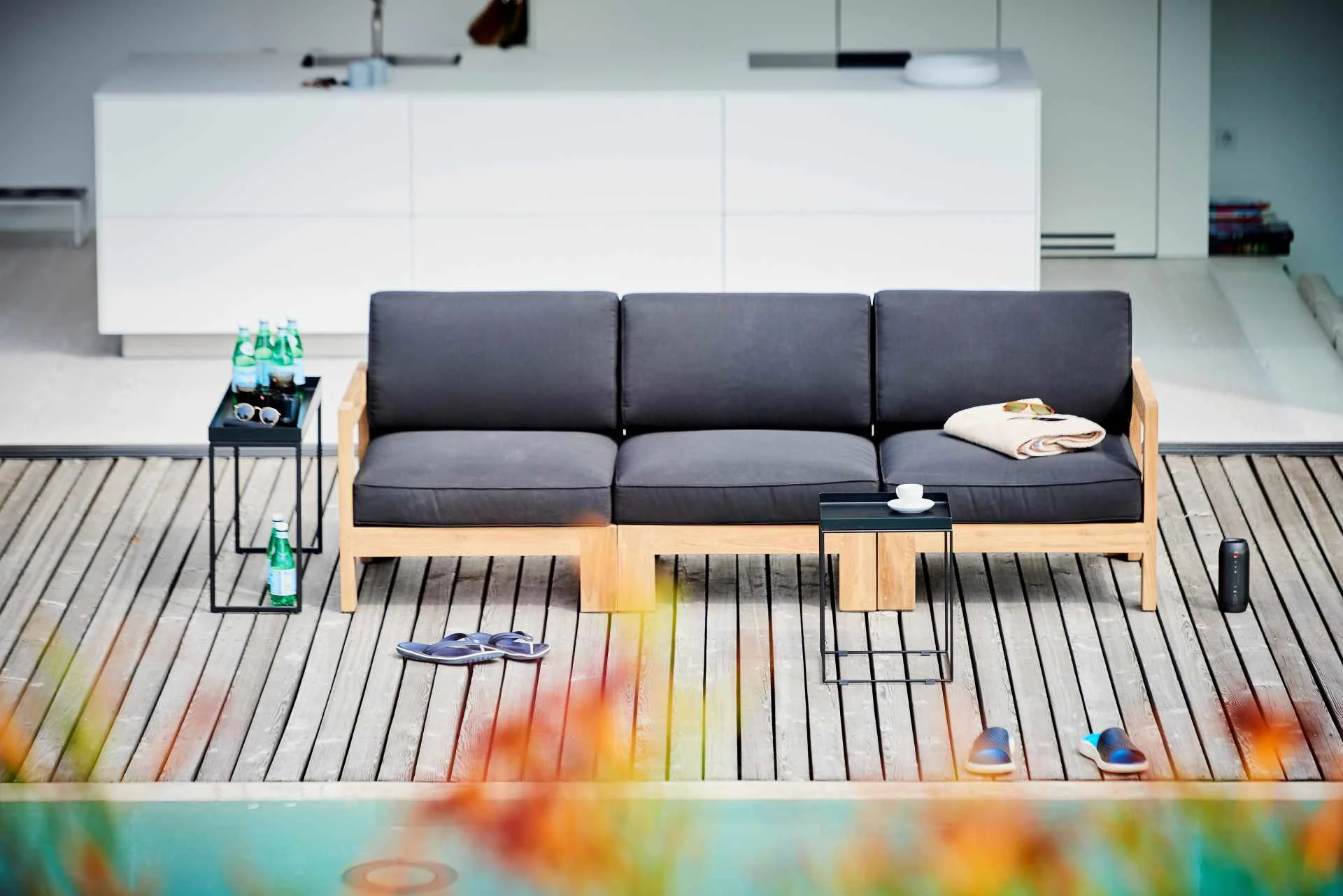 Modulsofa Arki Mittelelement aus recyceltem Teakholz, Massiv, modern, schwarz, mit Kissen - Jan Kurtz