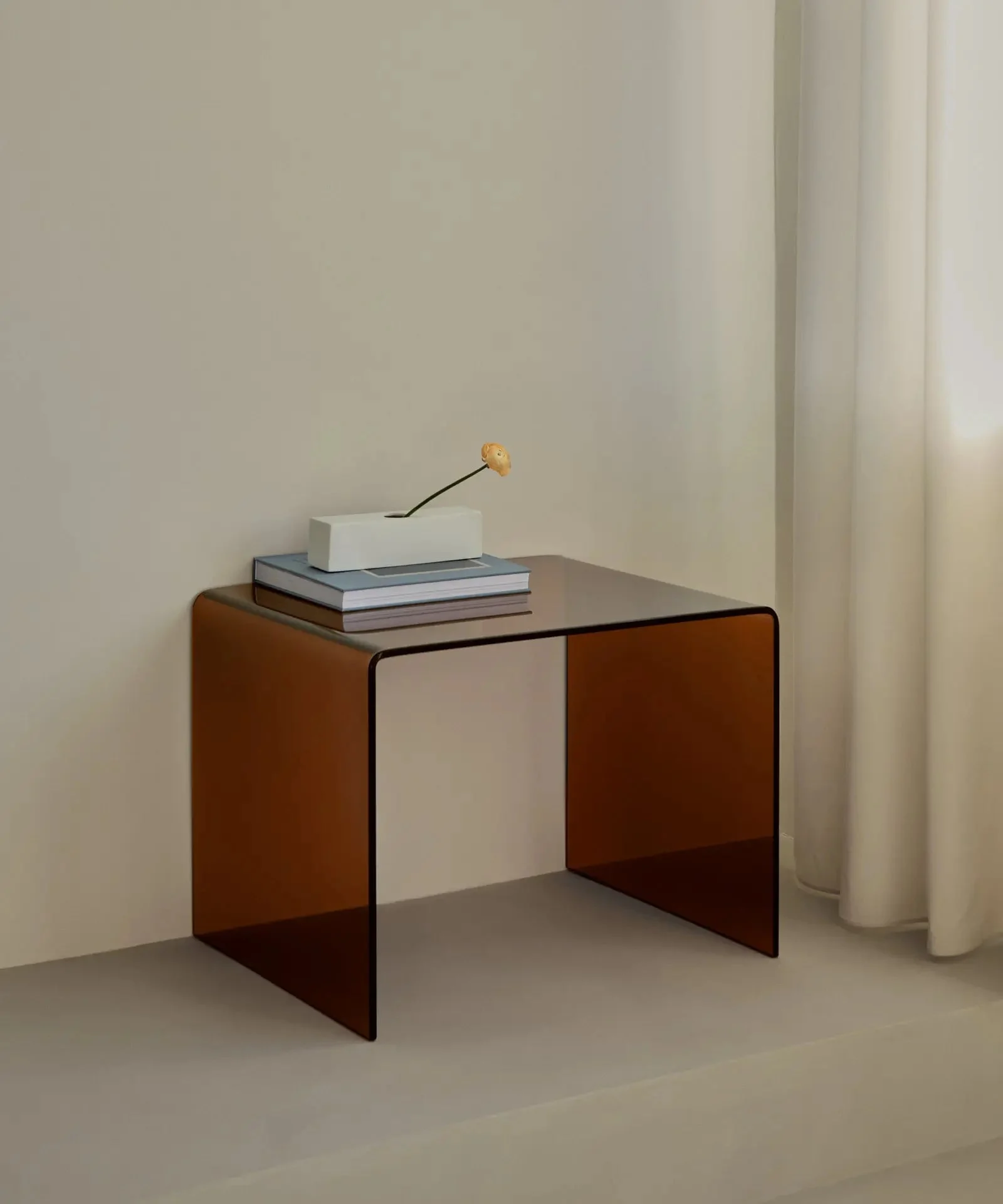 Table en verre trempé Jolene (63x50 cm) - Northdeco