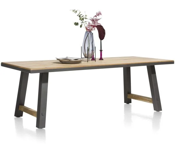 Henders & Hazel Farmland Esstisch Eiche furniert railway brown/Metallgestell schwarz