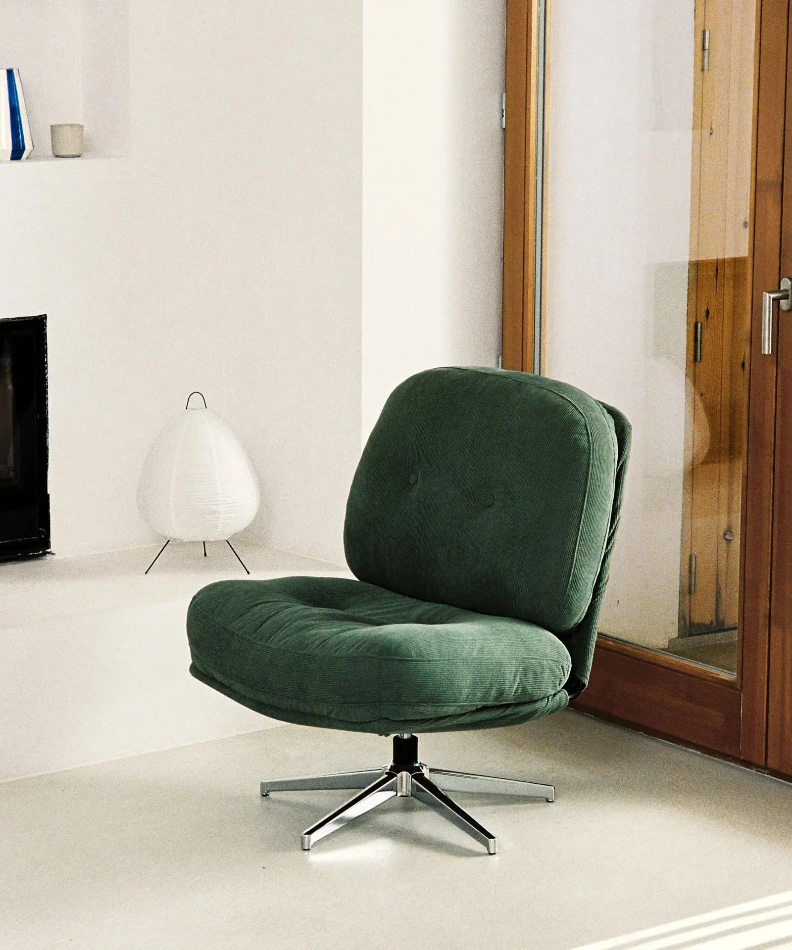 Sillón Giratorio Tapizado Orbit - Northdeco