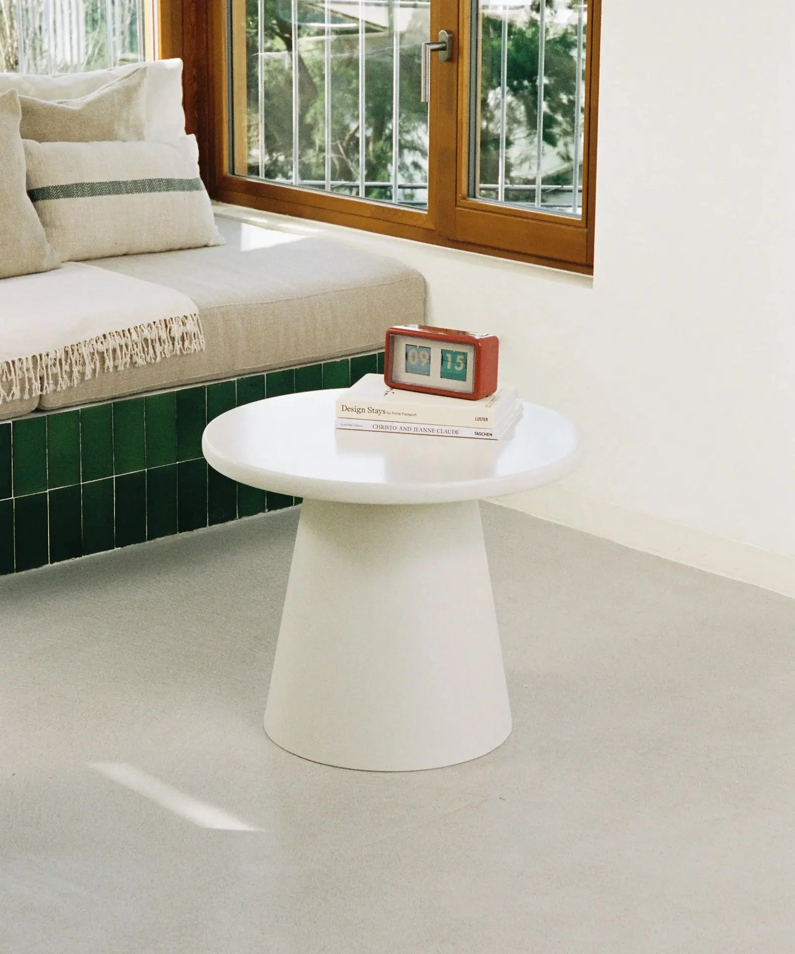 Runder Beistelltisch Eren aus Mikrozement (60 cm) - Northdeco