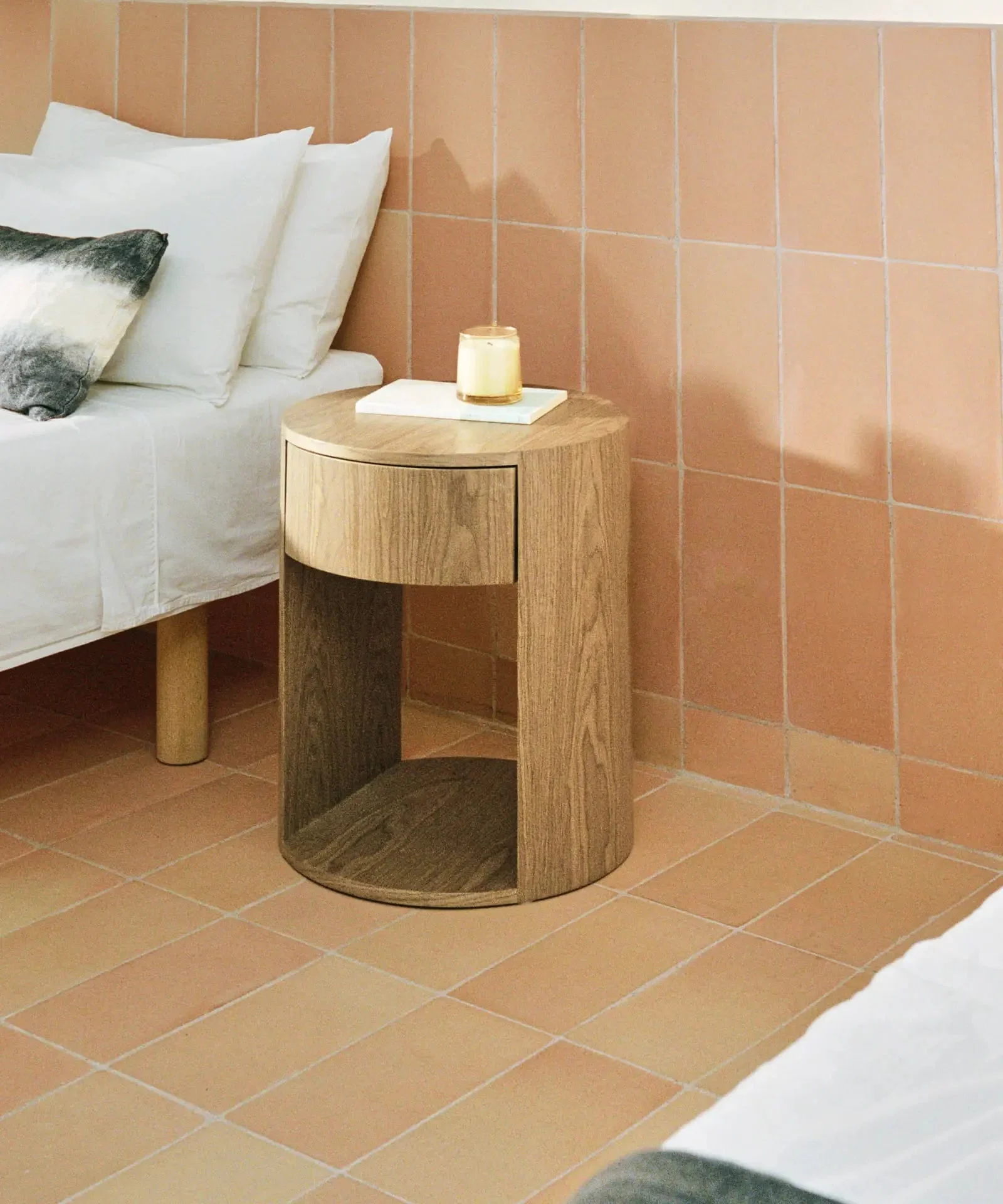 Mesita de Noche de Madera Abbie - Northdeco
