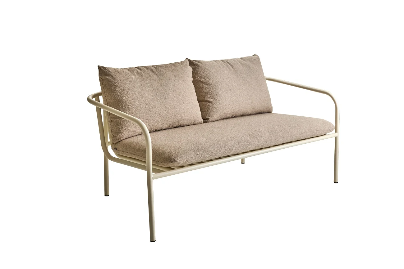Gartensofa Bendt mit Kissen aus Aluminium und Teddy-Olefin Stoff, skandinavisch, Perlweiß, Outdoor geeignet