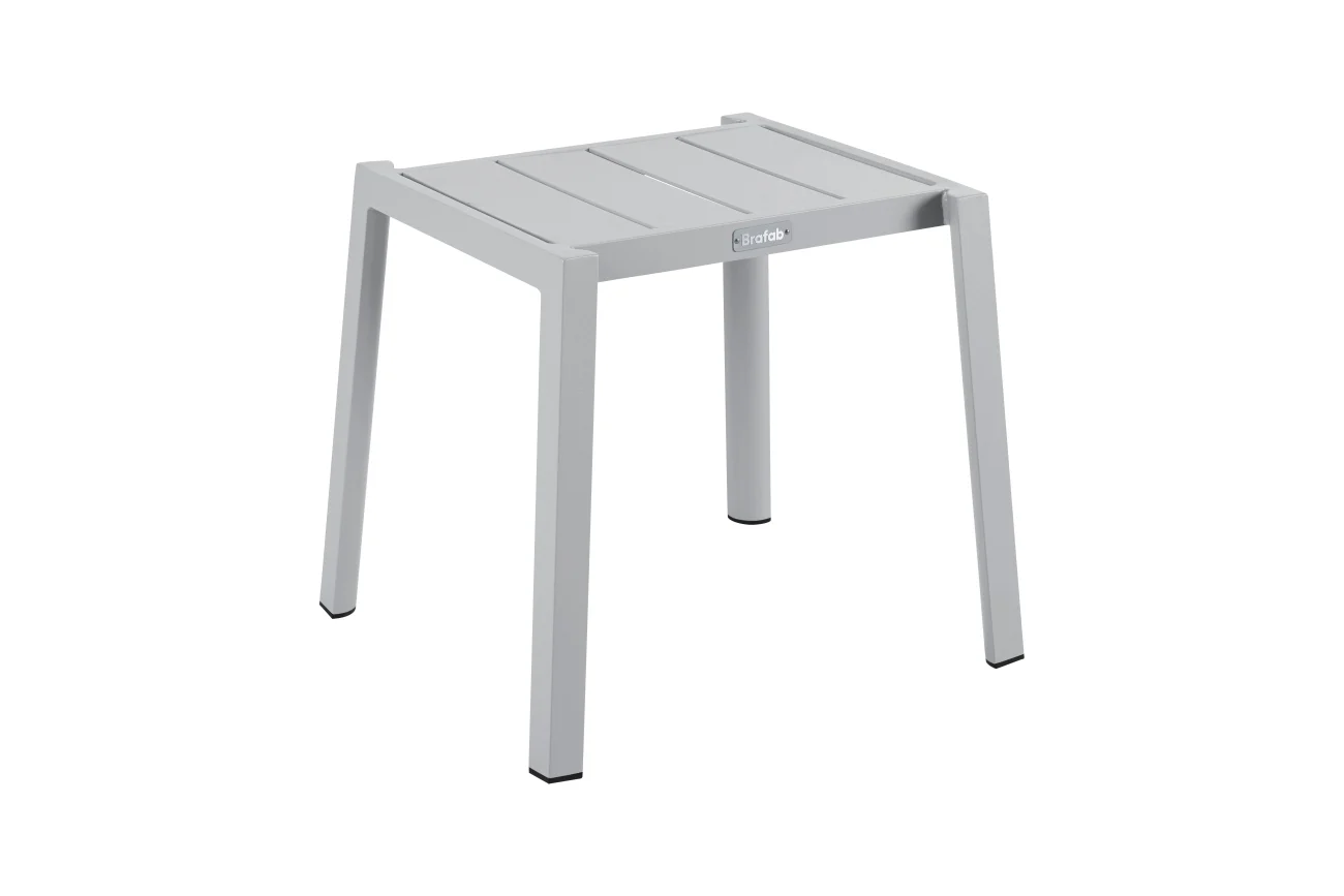Gartenbeistelltisch Delia von Brafab aus Aluminium, modern, hellgrau, stapelbar, outdoor geeignet