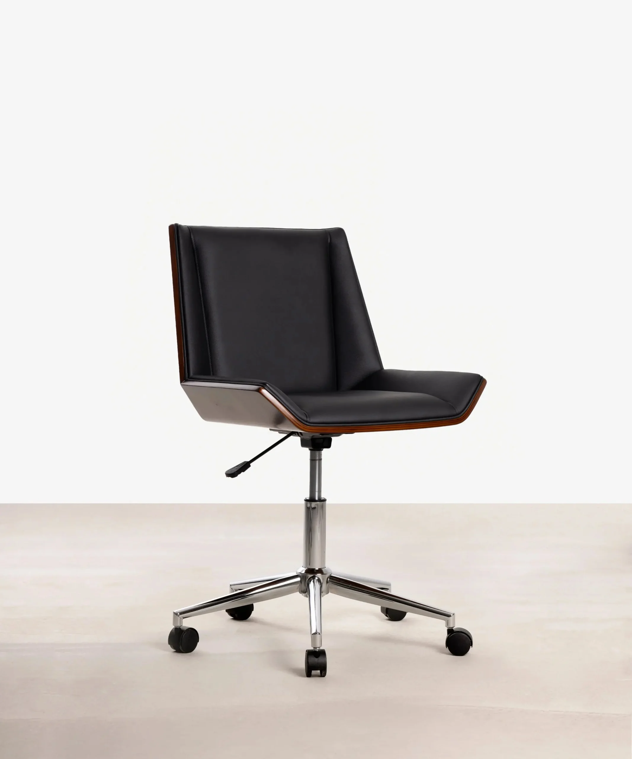 Schreibtischstuhl aus Kunstleder und Holz Low Back Lyssa - Northdeco