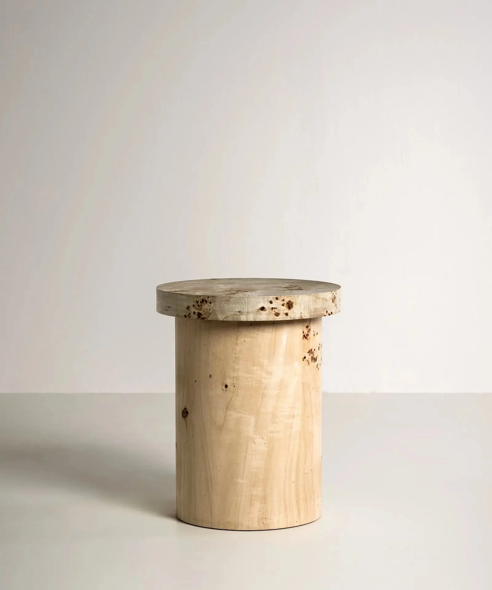 Mesita auxiliar de madera Alamo (40x51 cm) - Northdeco