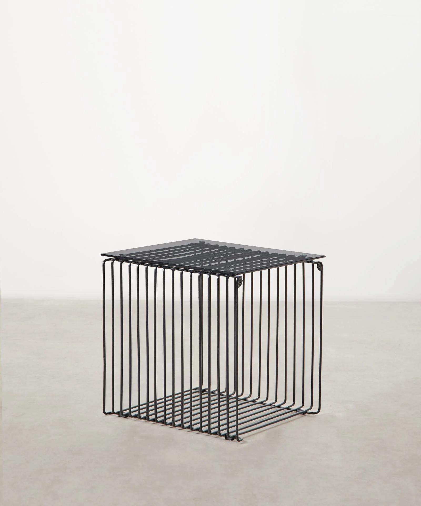 Metal and glass side table Lyn - Northdeco