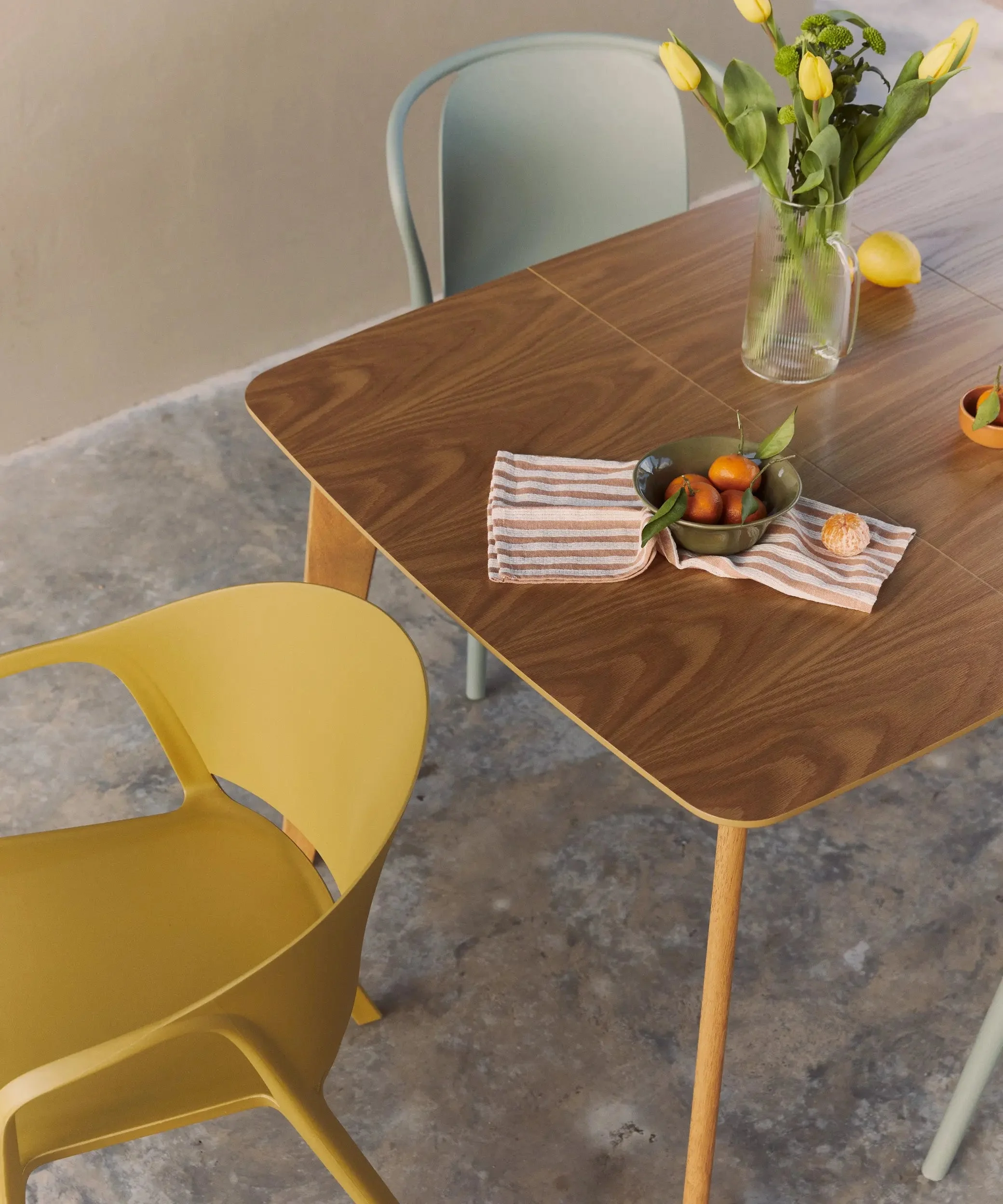 Ausziehbarer quadratischer Esstisch aus Holz Livia (90–130 x 90 cm) - Northdeco