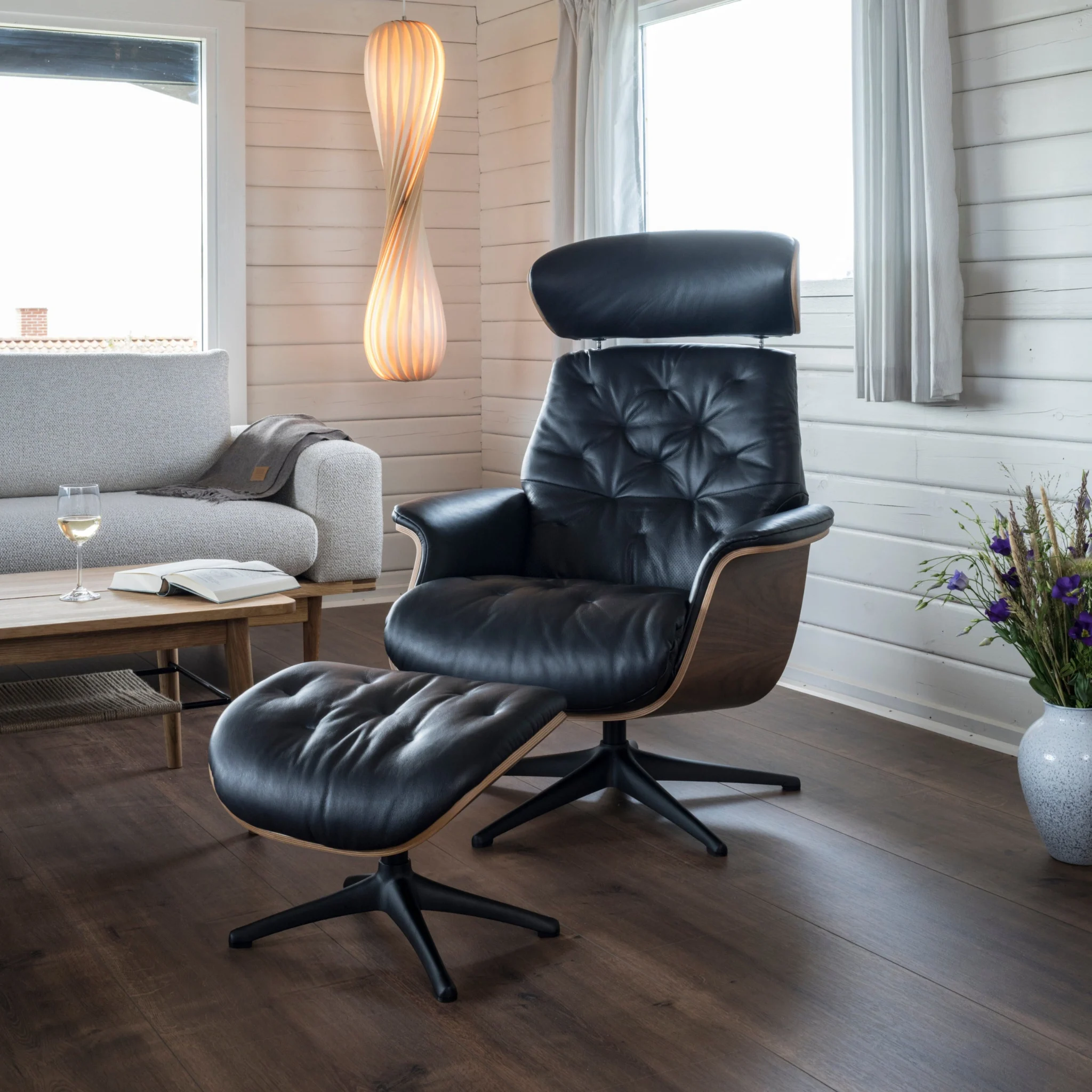 Magnus Relax Hocker, Leder Nature Schwarz | Schale Nussbaum - FASMAS
