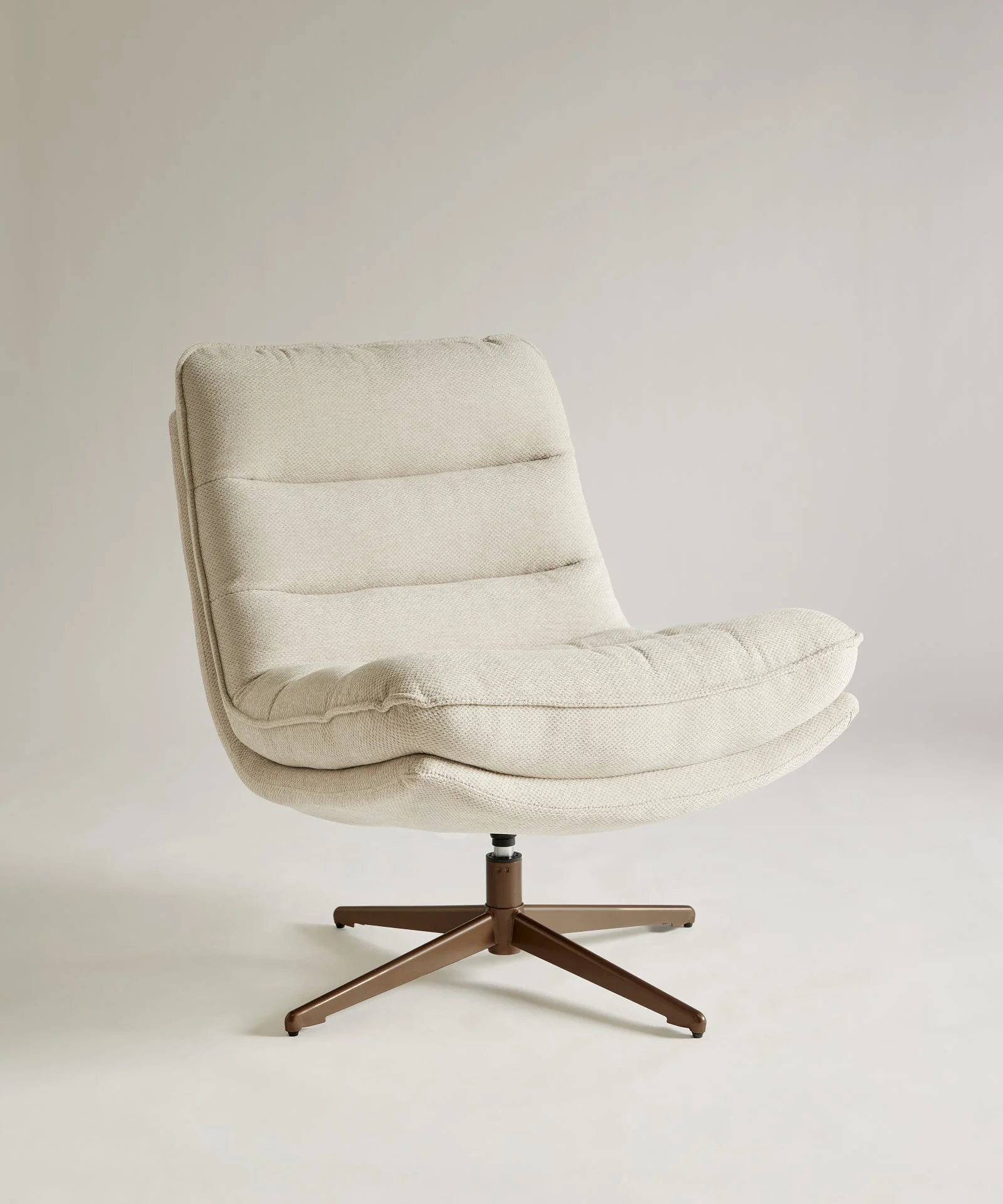 Fauteuil pivotant en tissu Allie - Northdeco