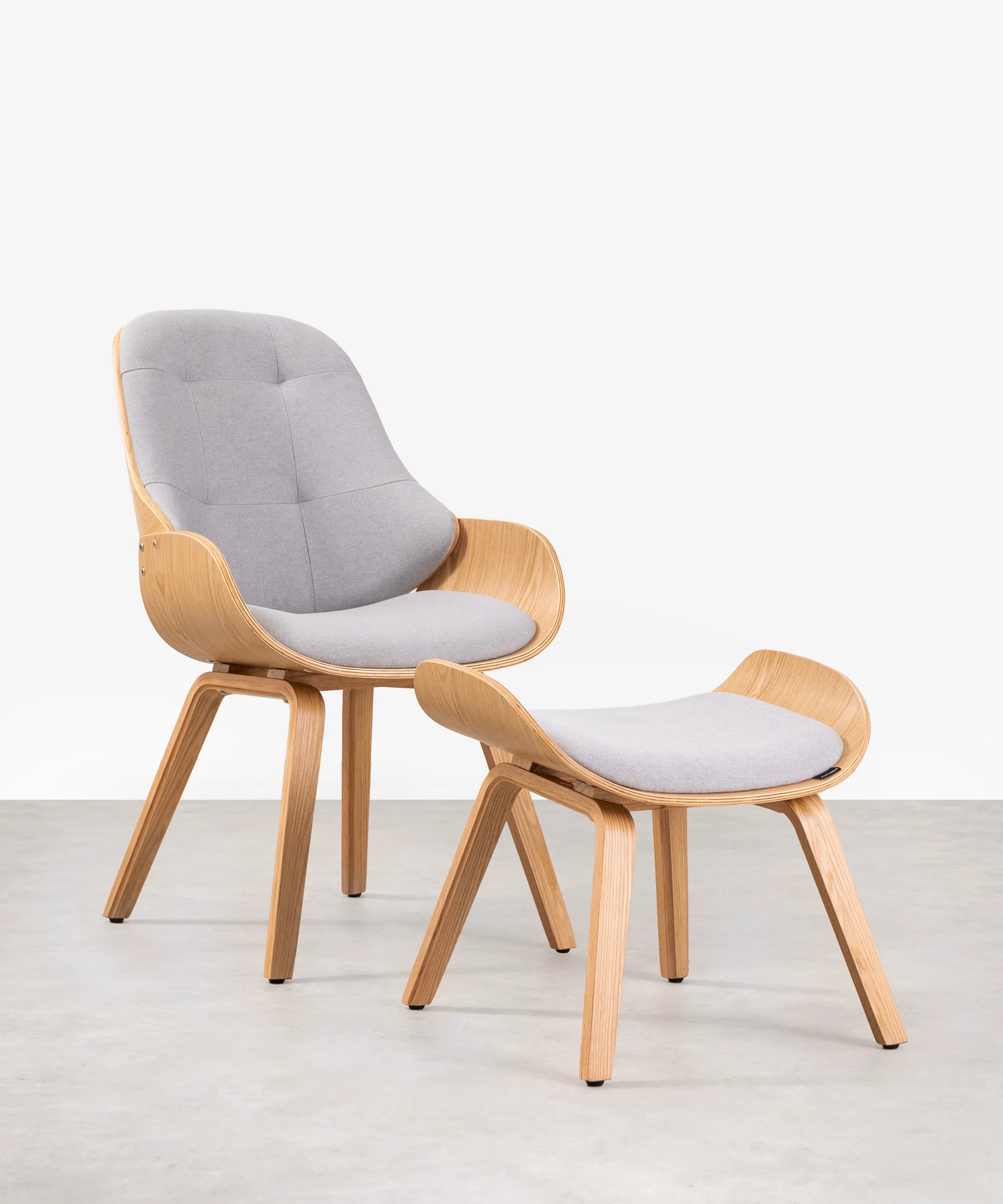 Sillón de Madera Tapizado en Tela y Lino con Reposapiés Benson - Northdeco